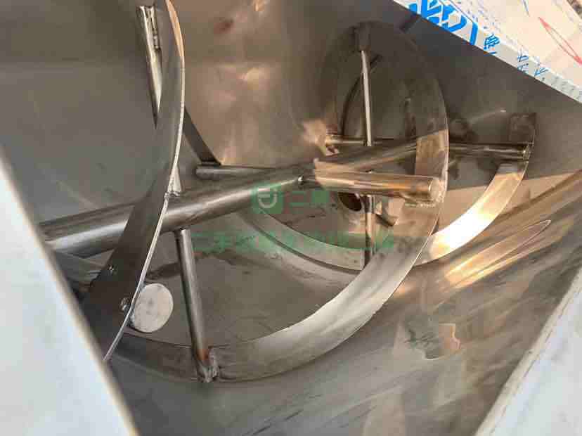出售二手九成新的500L羅帶混合機(jī)