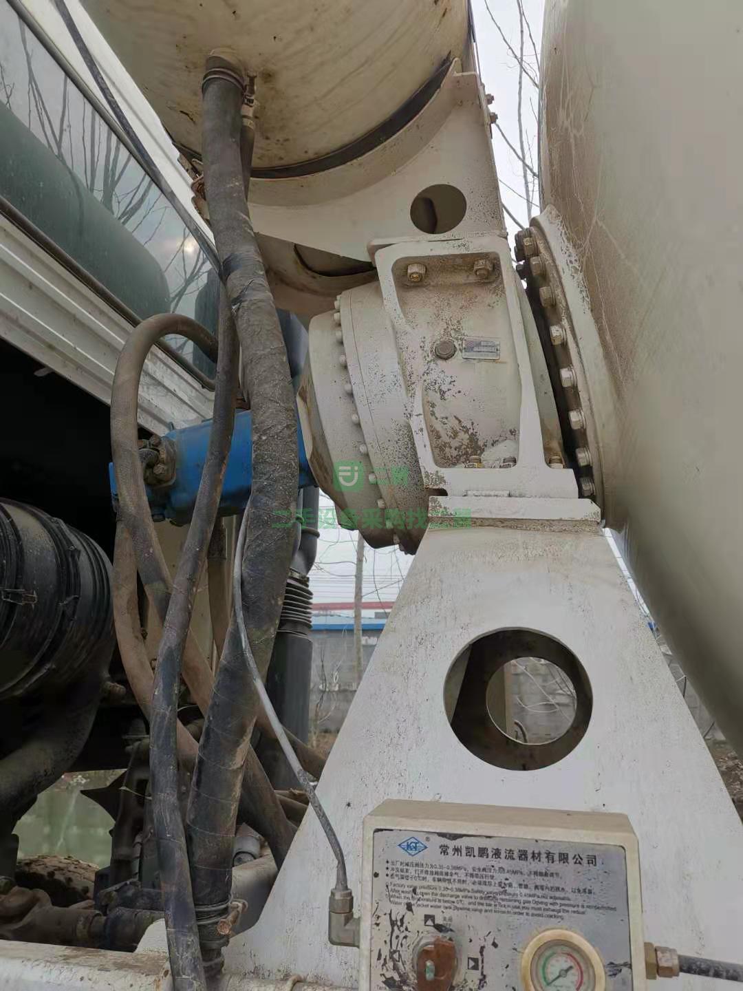 出售一臺18年豪沃重汽發動機攪拌車，380馬力