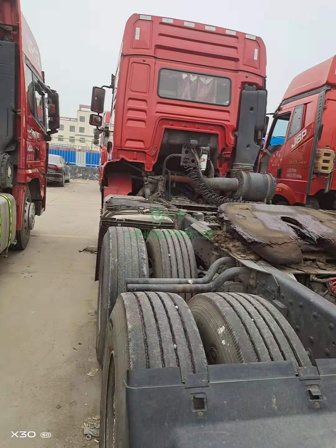 出售德龍新M3000牽引車18年7月份400馬力