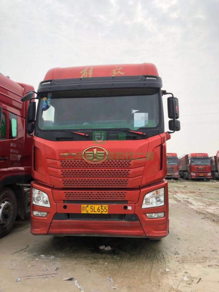 江西出售二手九成新的解放JH6半掛車500馬力