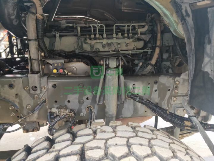 出售二手18年的豪沃380馬力土方車