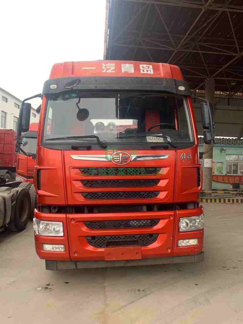 出售16年7月，捍衛350馬力國四單曲牽引車，交強險