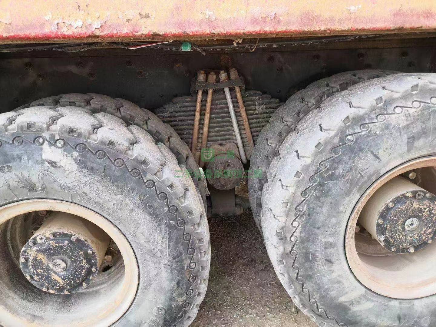 出售一臺17年解放后八輪自卸車，箱長6米