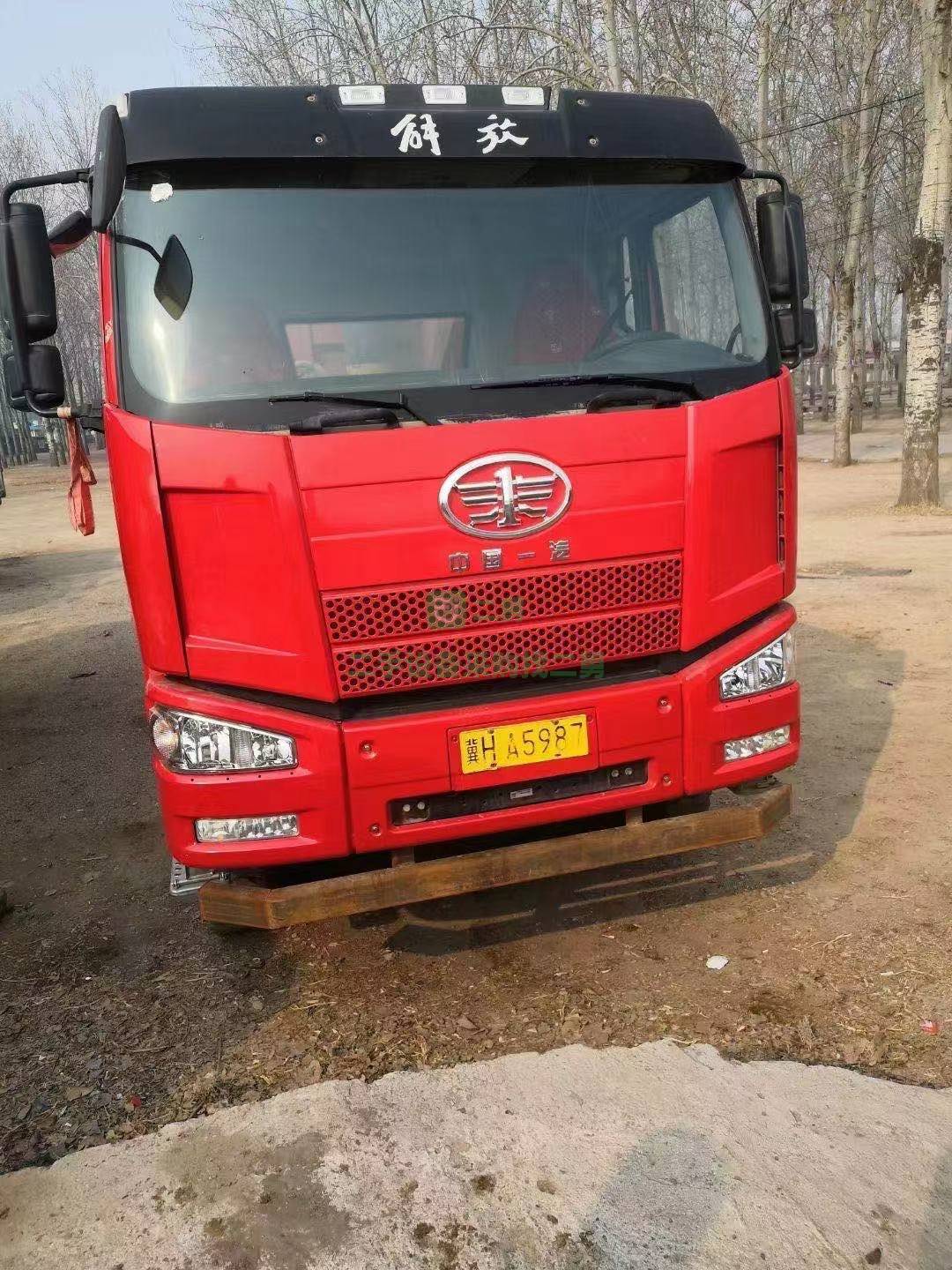 出售一臺17年解放后八輪自卸車，箱長6米
