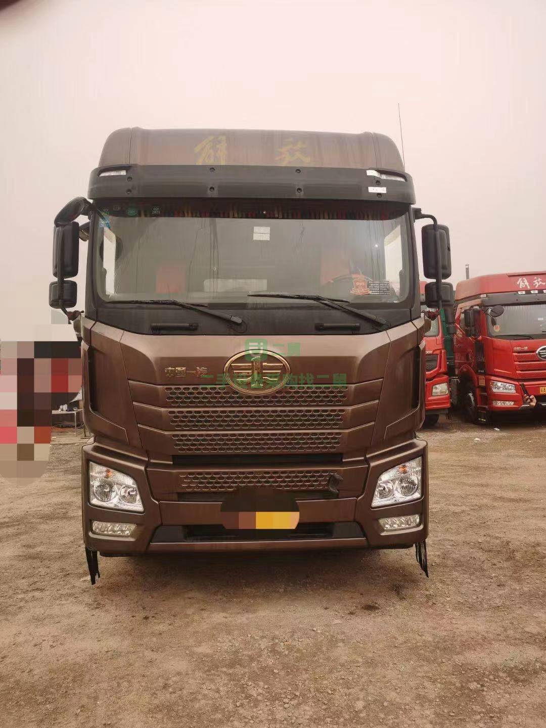 出售一臺新款解放JH6牽引車 400濰柴動力一年九個月掛車