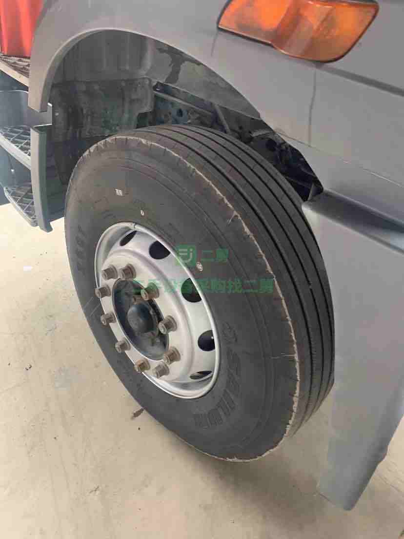 出售16年7月，捍衛350馬力國四單曲牽引車，交強險