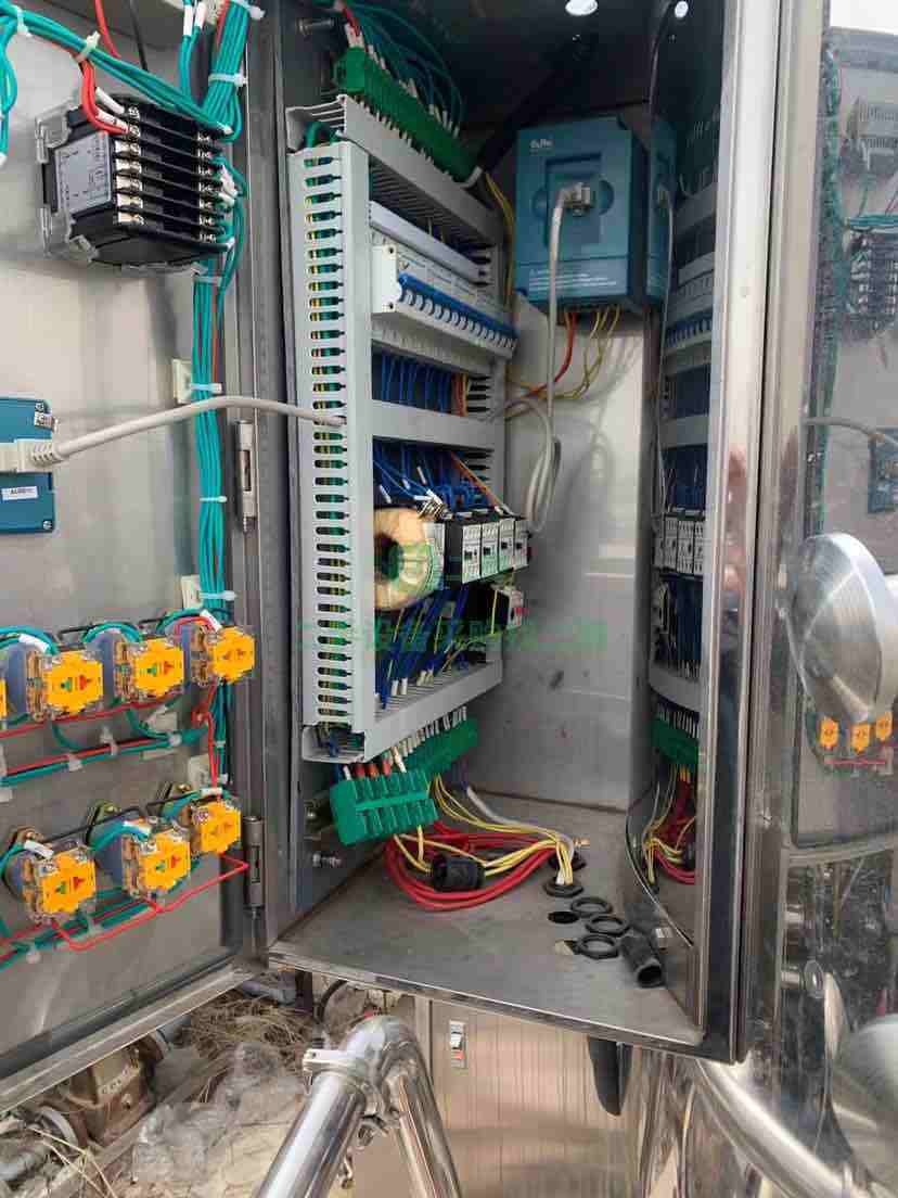 出售二手九成新的噴霧干燥機(jī)