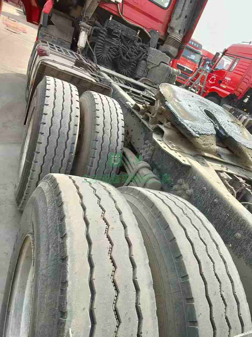 出售19年5月上戶天龍KL450馬力雷諾發(fā)動(dòng)機(jī)牽引車，前二后三板簧，輕體車
