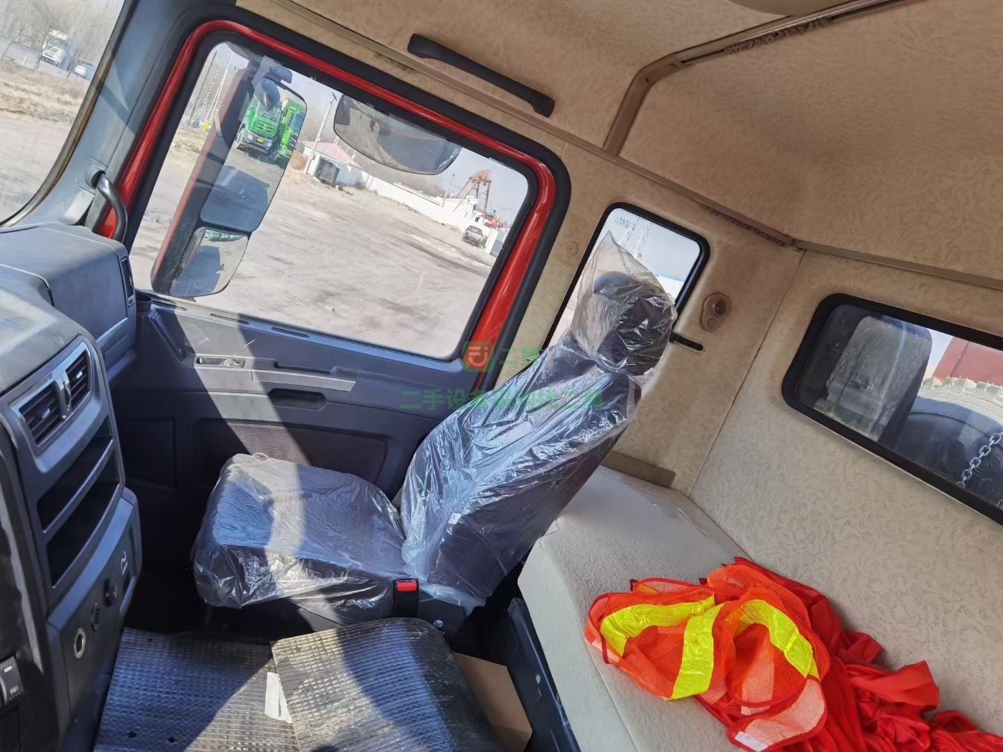 出售一臺剛剛上牌一個月手續(xù)齊全濰柴430馬力12速自卸車