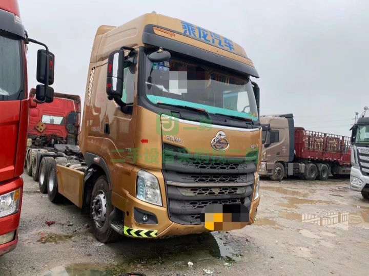 出售二手八成新的東風柳汽乘龍H7牽引車