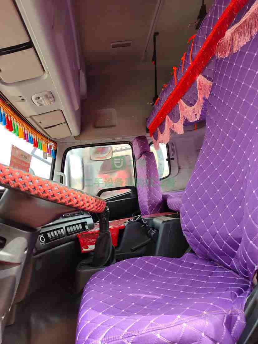 出售19年5月上戶天龍KL450馬力雷諾發(fā)動(dòng)機(jī)牽引車，前二后三板簧，輕體車