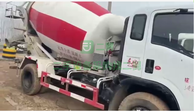 出售一臺19年東風攪拌車，8方罐，價格優惠