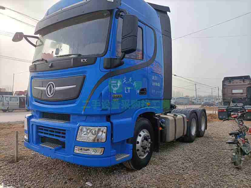 出售二手20年的天龍旗艦牽引車，560馬力全車鋁合金圈