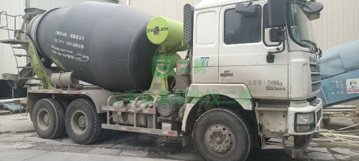 出售二手的17年德龍十方罐子攪拌車