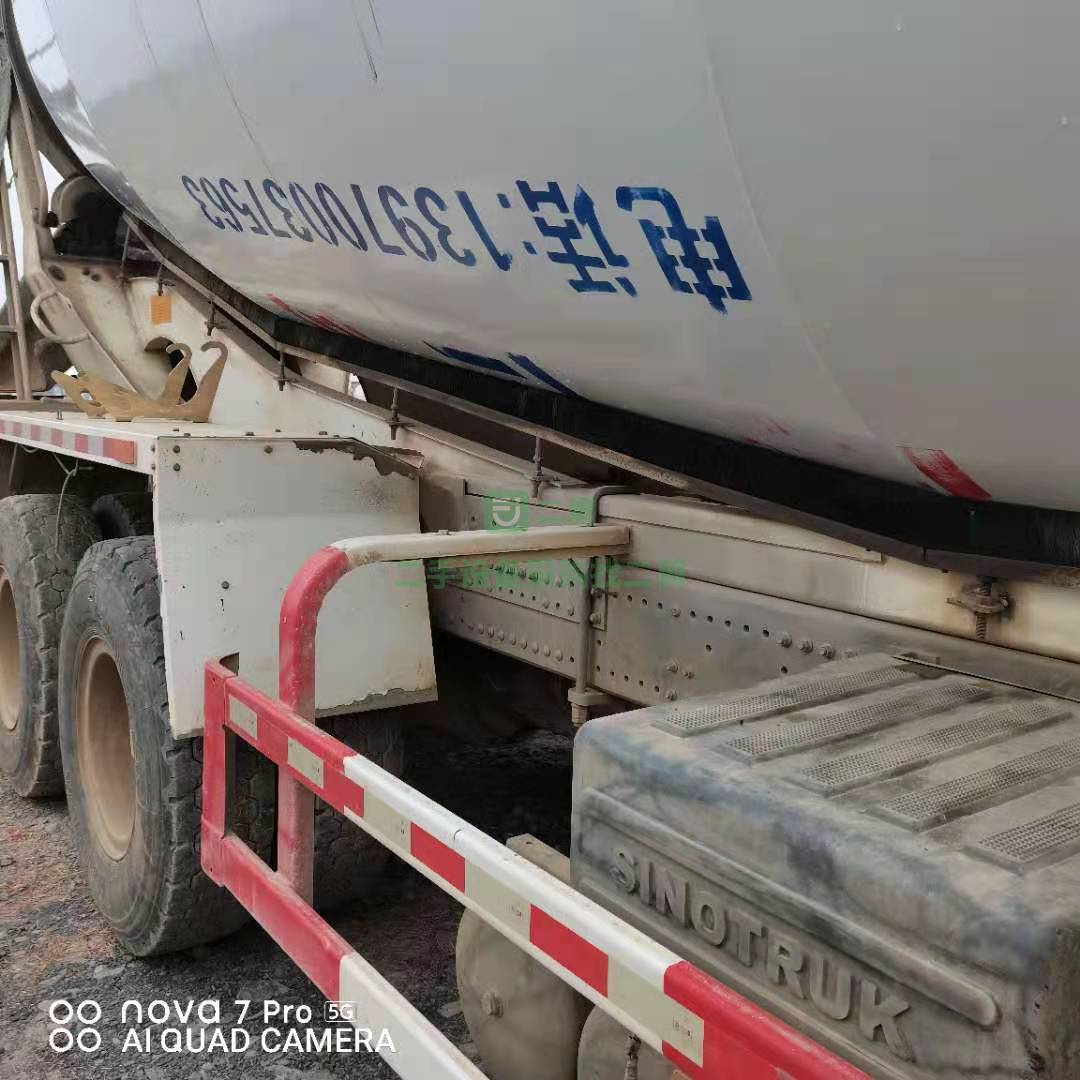 出售一臺(tái)19年豪沃大20方攪拌車 唐鴻上裝