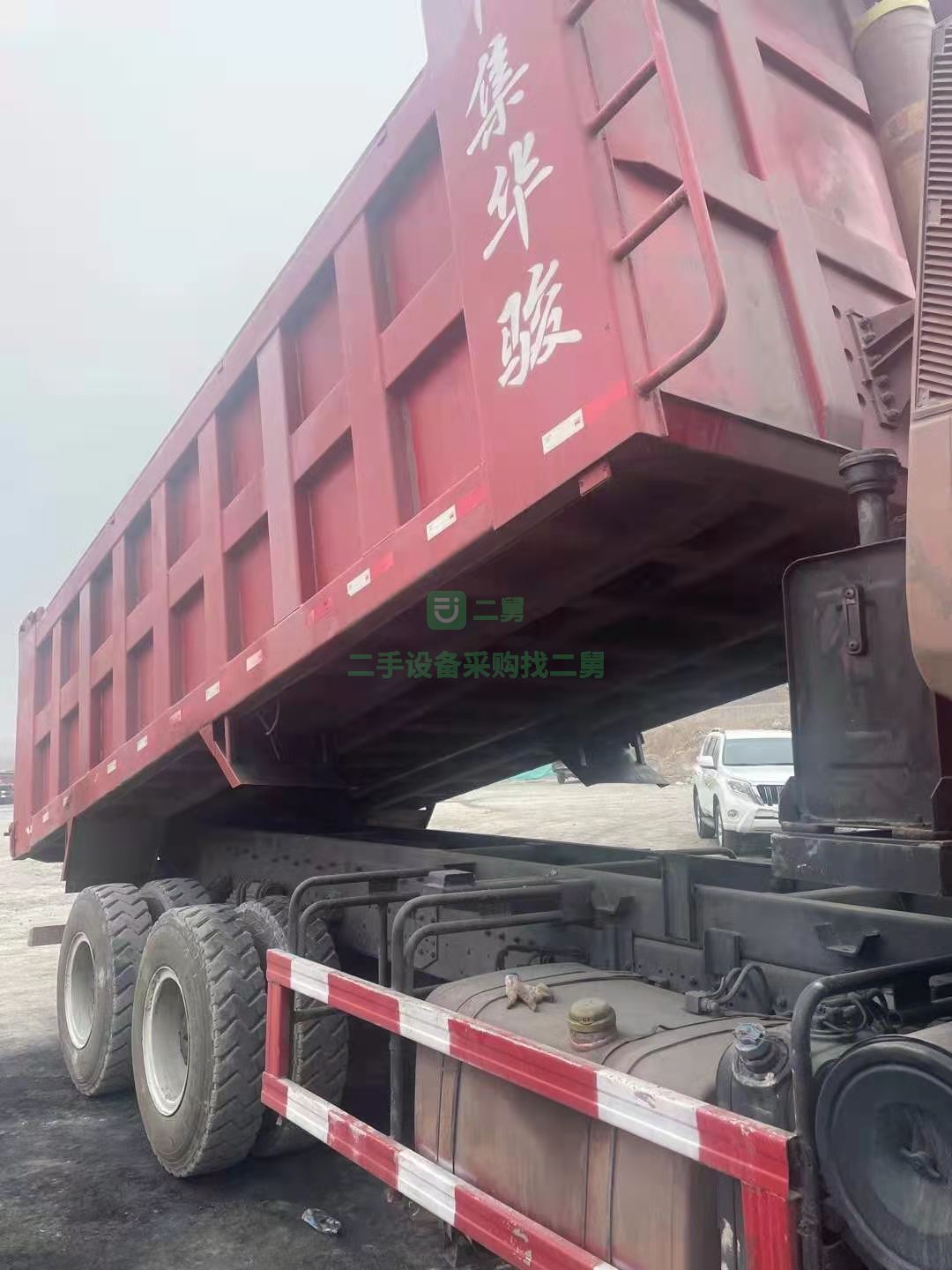 急售一臺17年10月上戶貨箱科索390馬力6.2米??1.5??2.35自卸車