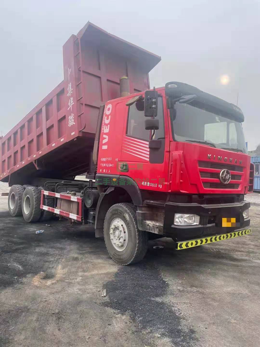 急售一臺17年10月上戶貨箱科索390馬力6.2米??1.5??2.35自卸車