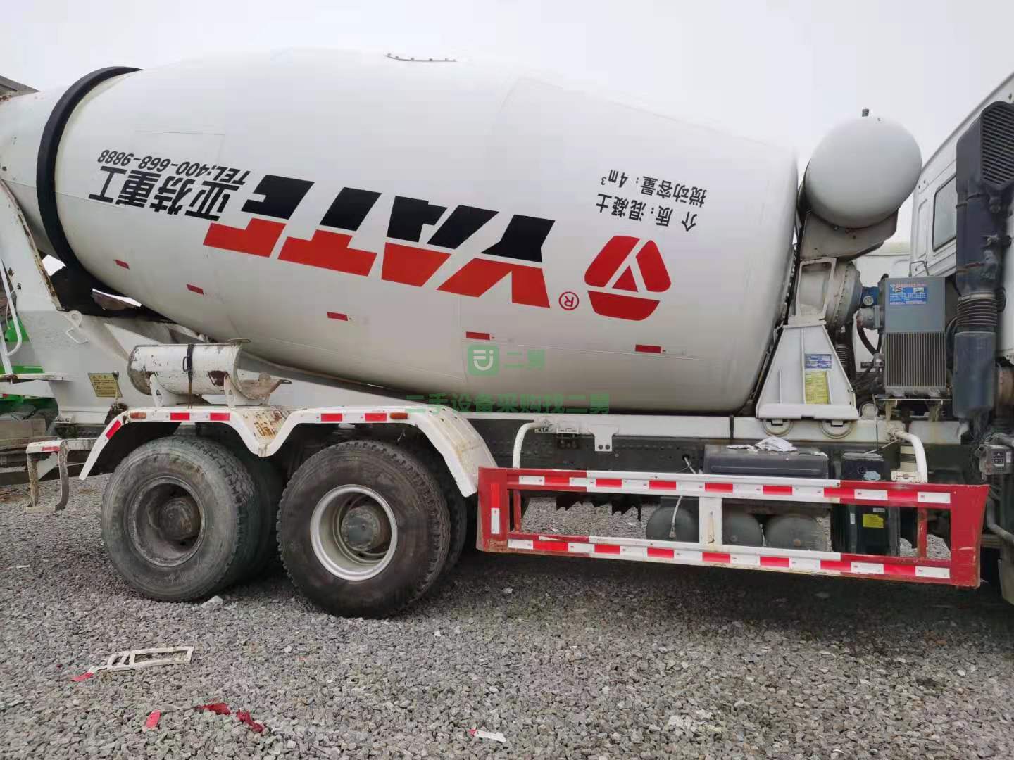 出售豪沃底盤亞特上裝12方攪拌車