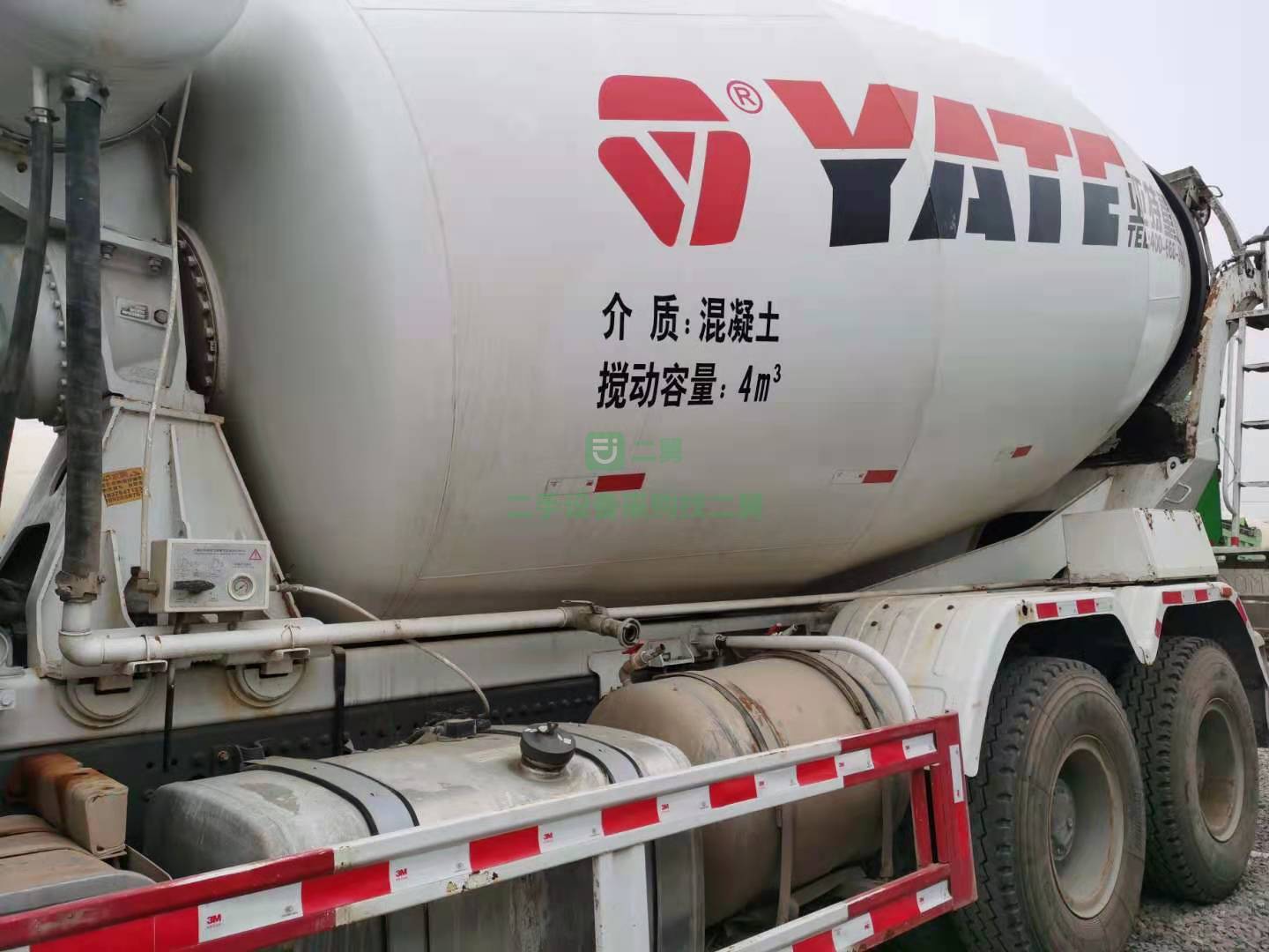 出售豪沃底盤亞特上裝12方攪拌車