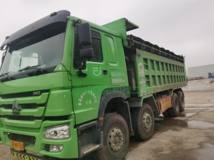 出售二手九成新的豪沃19年國五自卸車