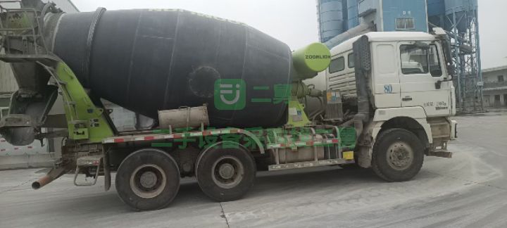出售二手的17年德龍十方罐子攪拌車