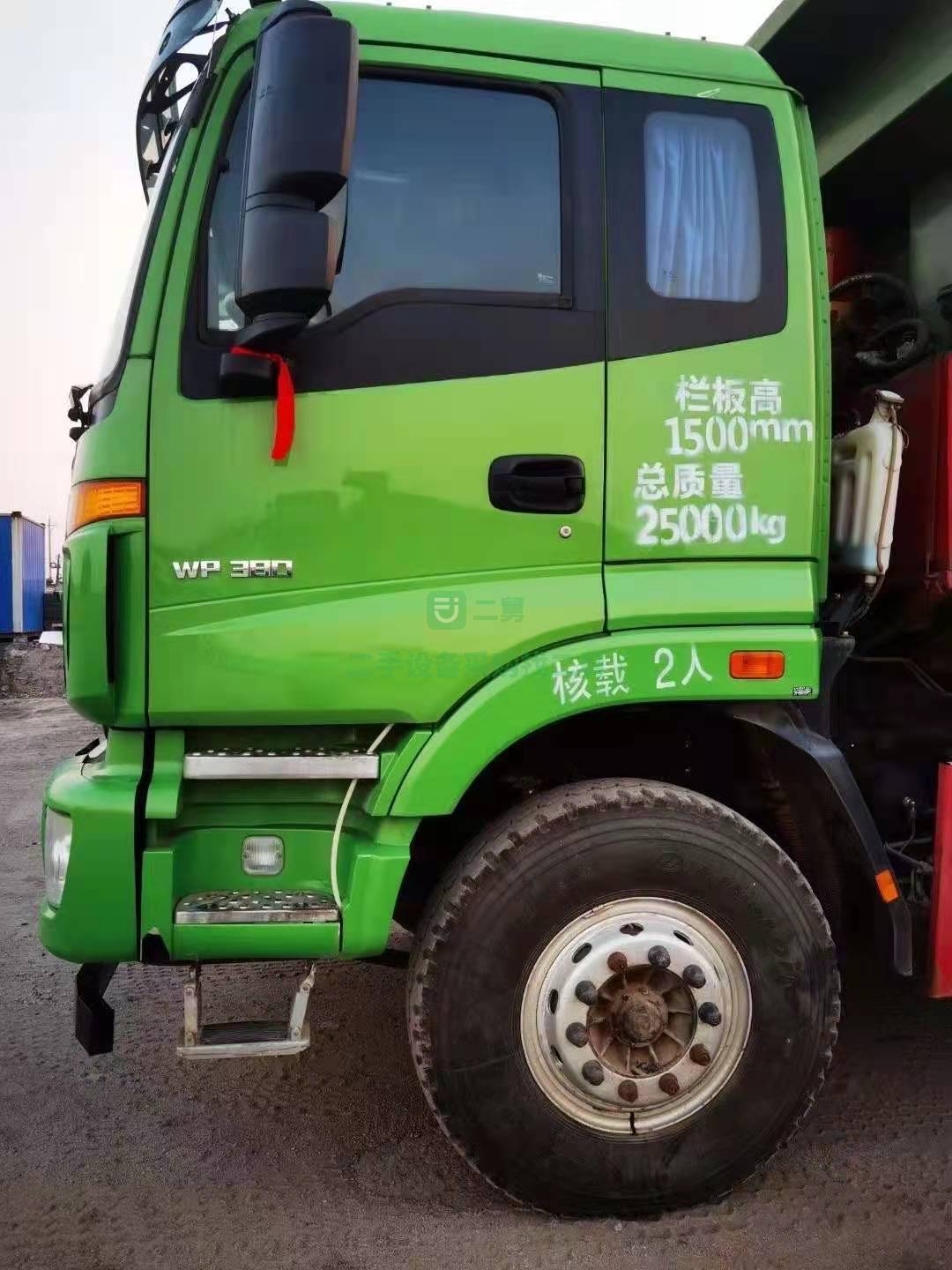 出售一臺純汽貿扣押車準新車自卸車，18年底上牌，天然氣LNG
