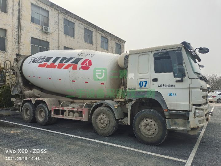 出售二手的國五豪沃大二十方攪拌車