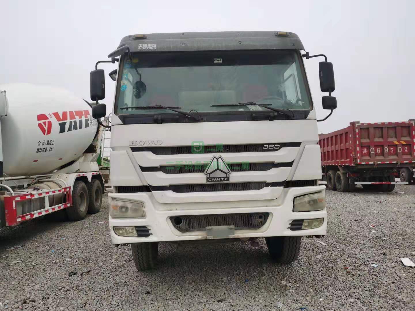 出售豪沃底盤亞特上裝12方攪拌車