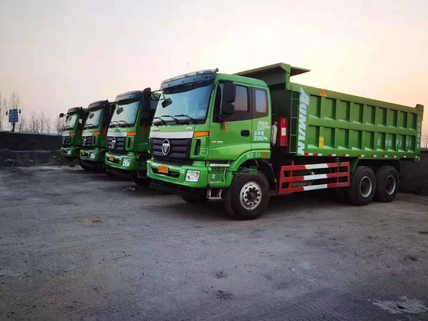 出售一臺純汽貿扣押車準新車自卸車，18年底上牌，天然氣LNG