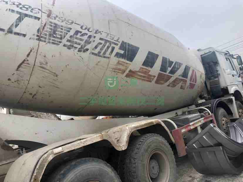 出售14年豪沃攪拌車，國四排放，亞特20方，車況極品包提檔過戶