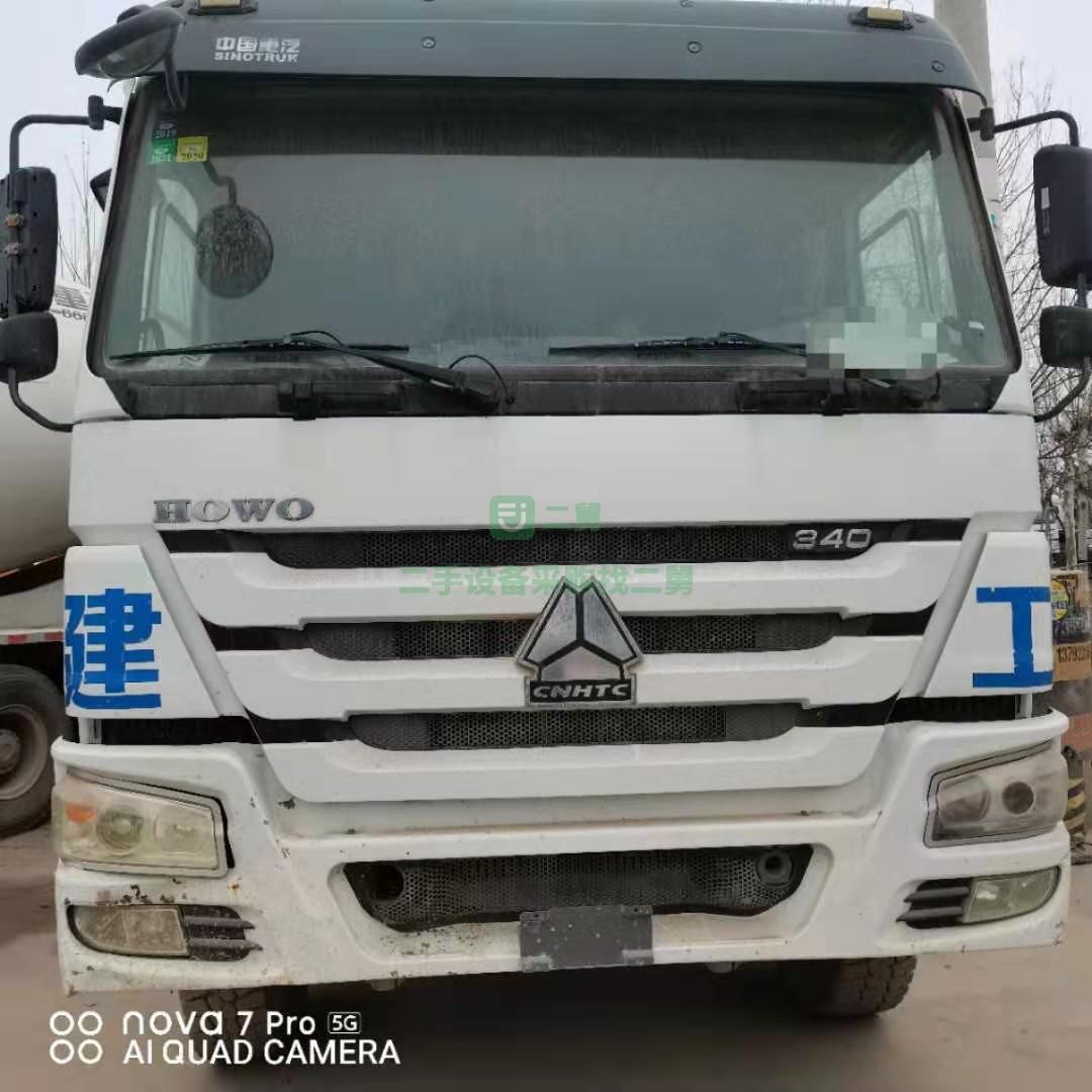 出售一臺18年國五豪沃大12方攪拌車，三一上裝