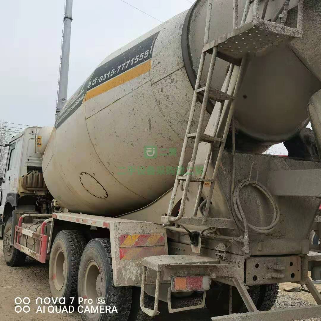 出售一臺17年國四豪沃攪拌車 大14拉16方340馬力