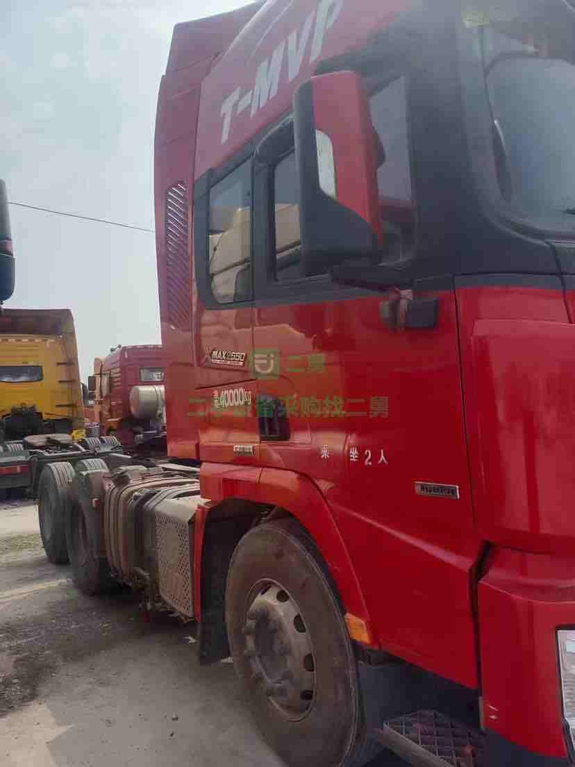 出售19年底德龍X3000牽引車550馬力，雙驅(qū)輕體