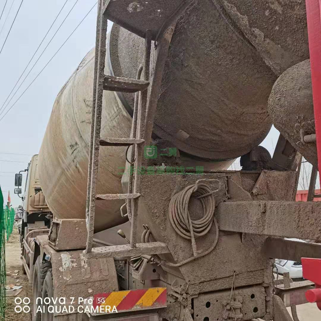 出售一臺18年國五 大14方豪沃攪拌車 亞特上裝