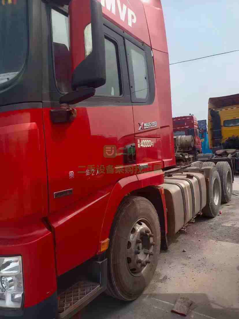 出售19年底德龍X3000牽引車550馬力，雙驅(qū)輕體