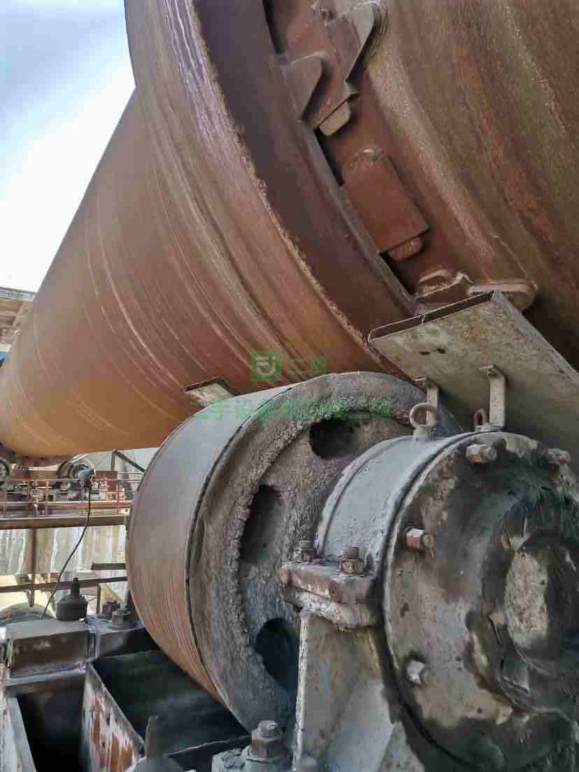 出售二手九成新的φ2.5米x50軸承回轉窯
