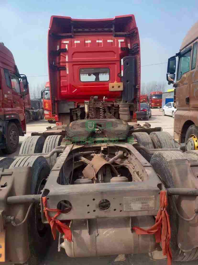 出售19年底德龍X3000牽引車550馬力，雙驅(qū)輕體