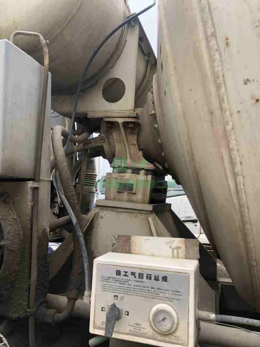 出售1臺15年東風雷諾攪拌車，國四排放，大16拉18方，包提檔過戶