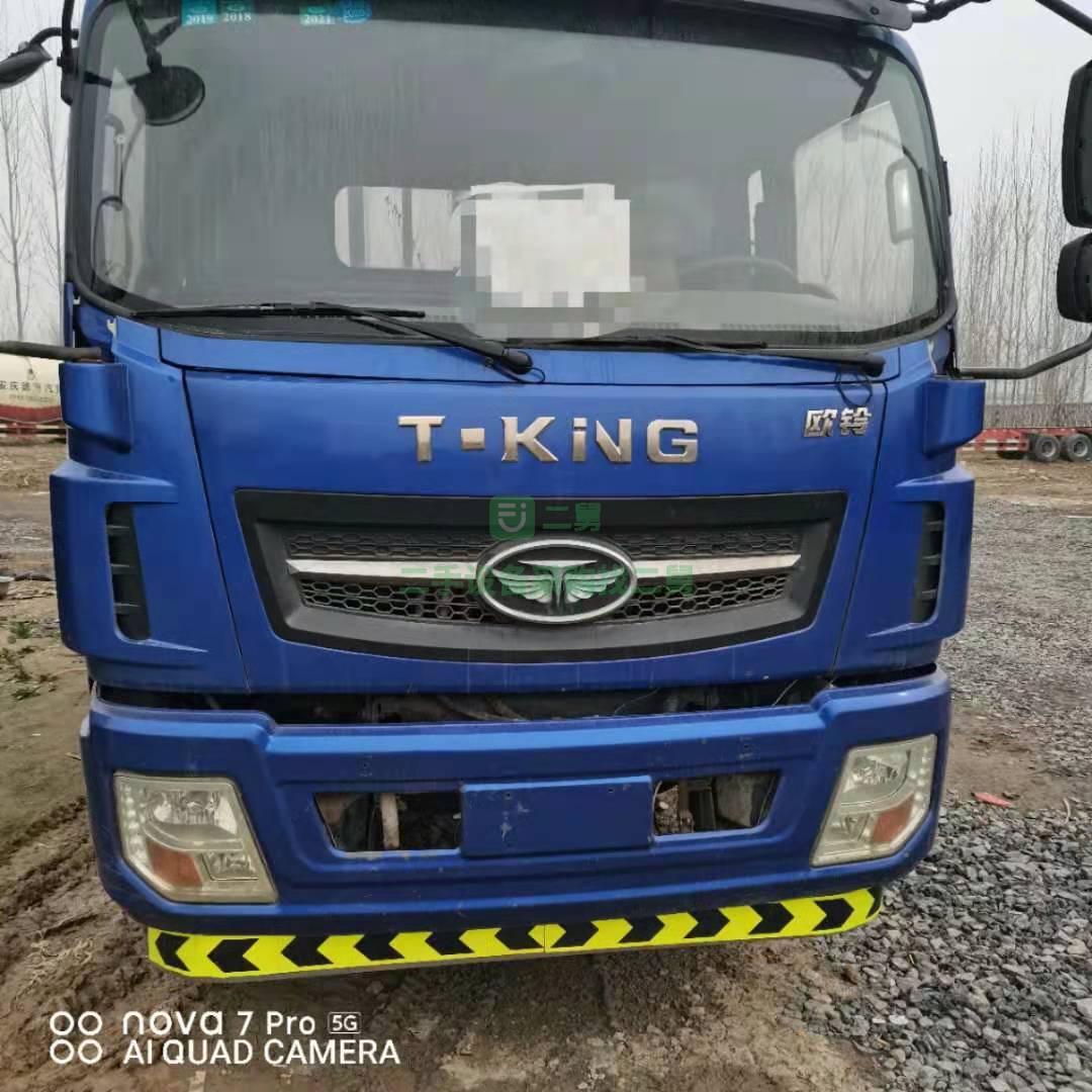 出售一臺16年8月歐鈴6.8米國四貨車，前四后四