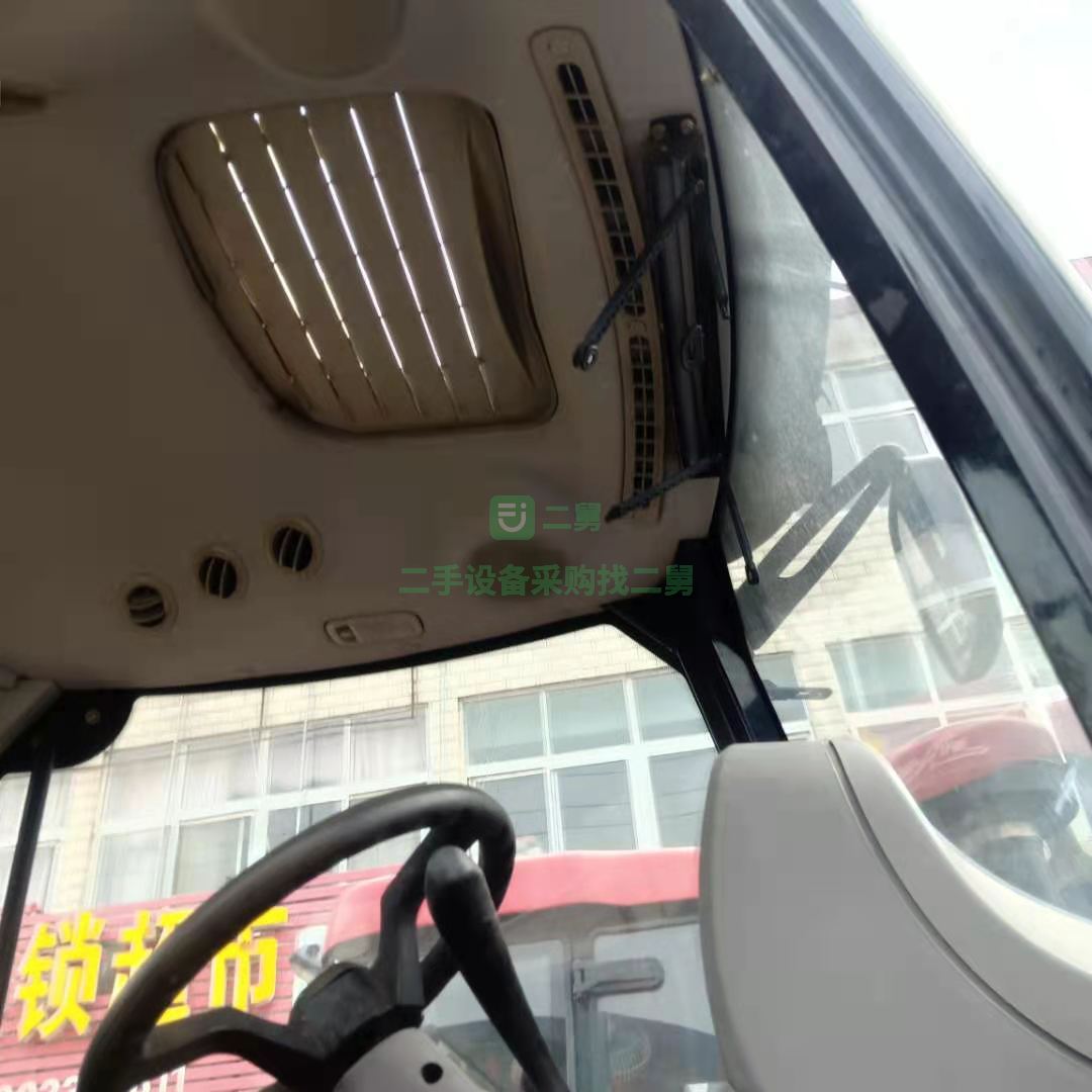 出售一臺一七年大橋高配1004雷沃歐豹拖拉機，價格不高