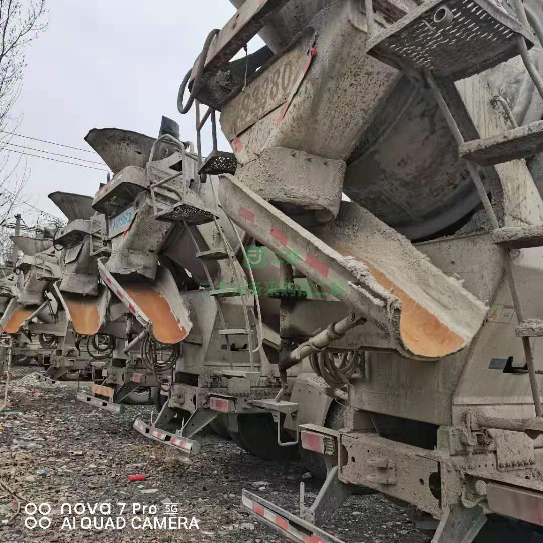 出售一臺18年4月份徐工國五大12方攪拌車，350馬力