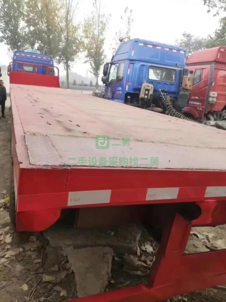 出售二手九成新的13米純平板半掛車