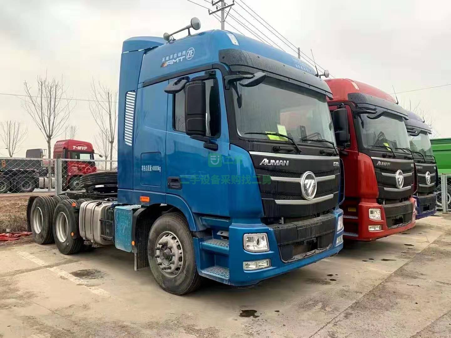 出售一臺歐曼自動擋車型牽引車，價(jià)格實(shí)惠