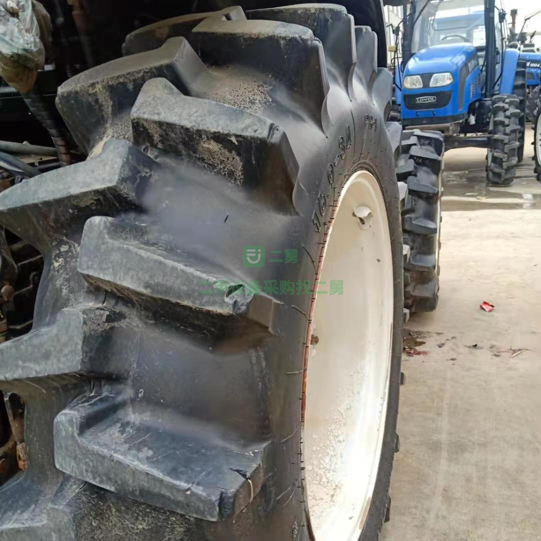 出售一臺一七年大橋高配1004雷沃歐豹拖拉機，價格不高
