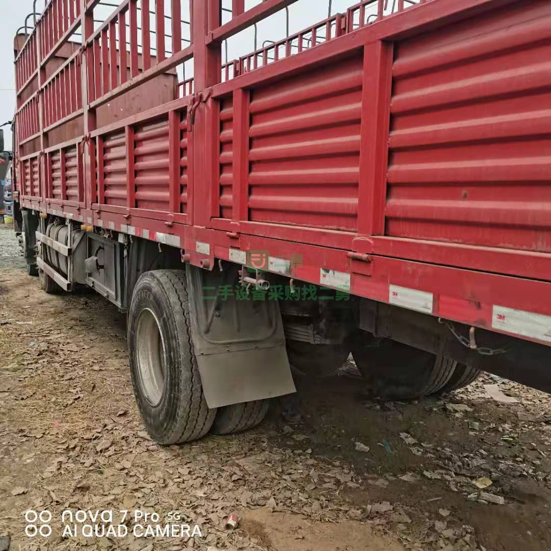 出售一臺(tái)17年大運(yùn)9.6米高欄貨車，濰柴發(fā)動(dòng)機(jī)