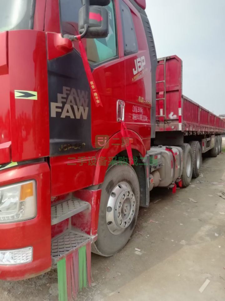 出售二手九成新的解放J6P牽引車550馬力