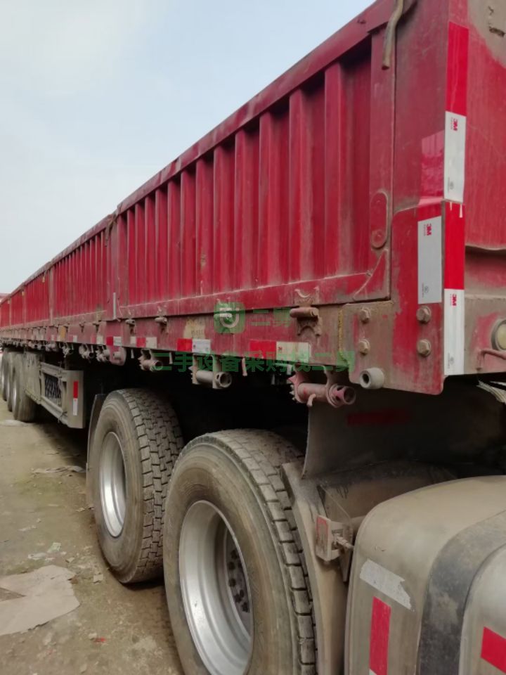 出售二手九成新的解放J6P牽引車550馬力