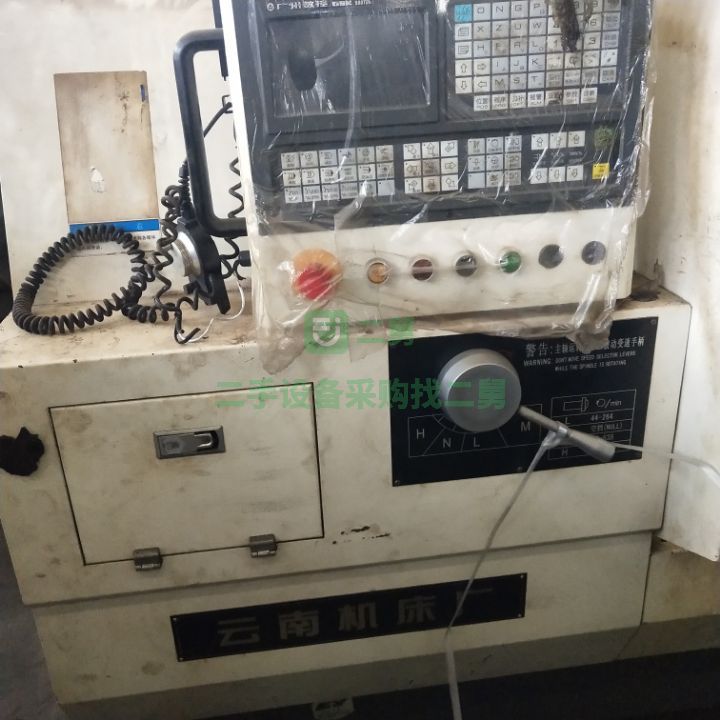 出售二手八成新的云南機床廠CK6150數控車床