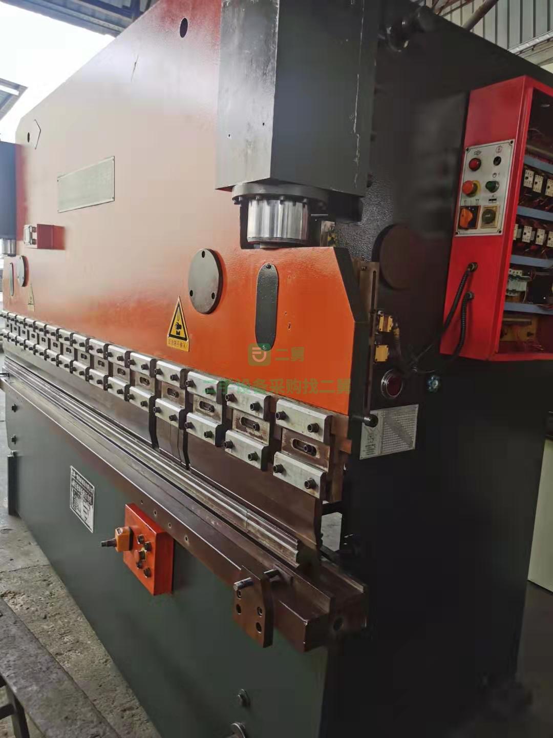 出售一臺上海一鍛80T/3200折彎壓力機