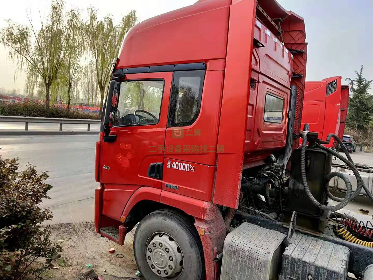 出售一臺17年3月份上牌德龍X3000輕量化牽引車